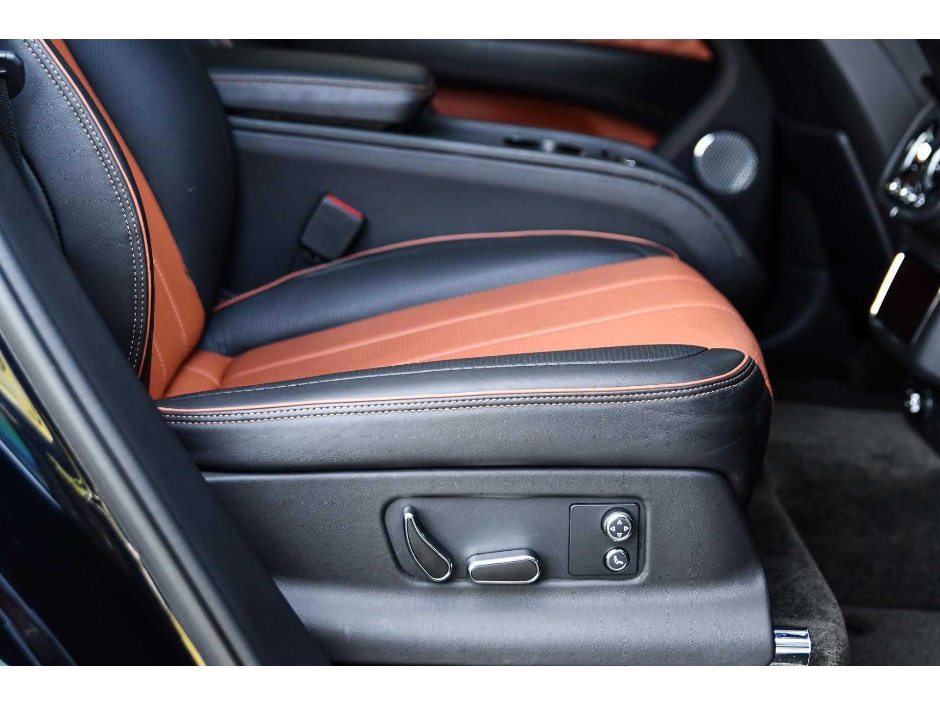 Bentley Bentayga 4.0 V8 First Edition 47476714-15.jpg | Bruijns Auto