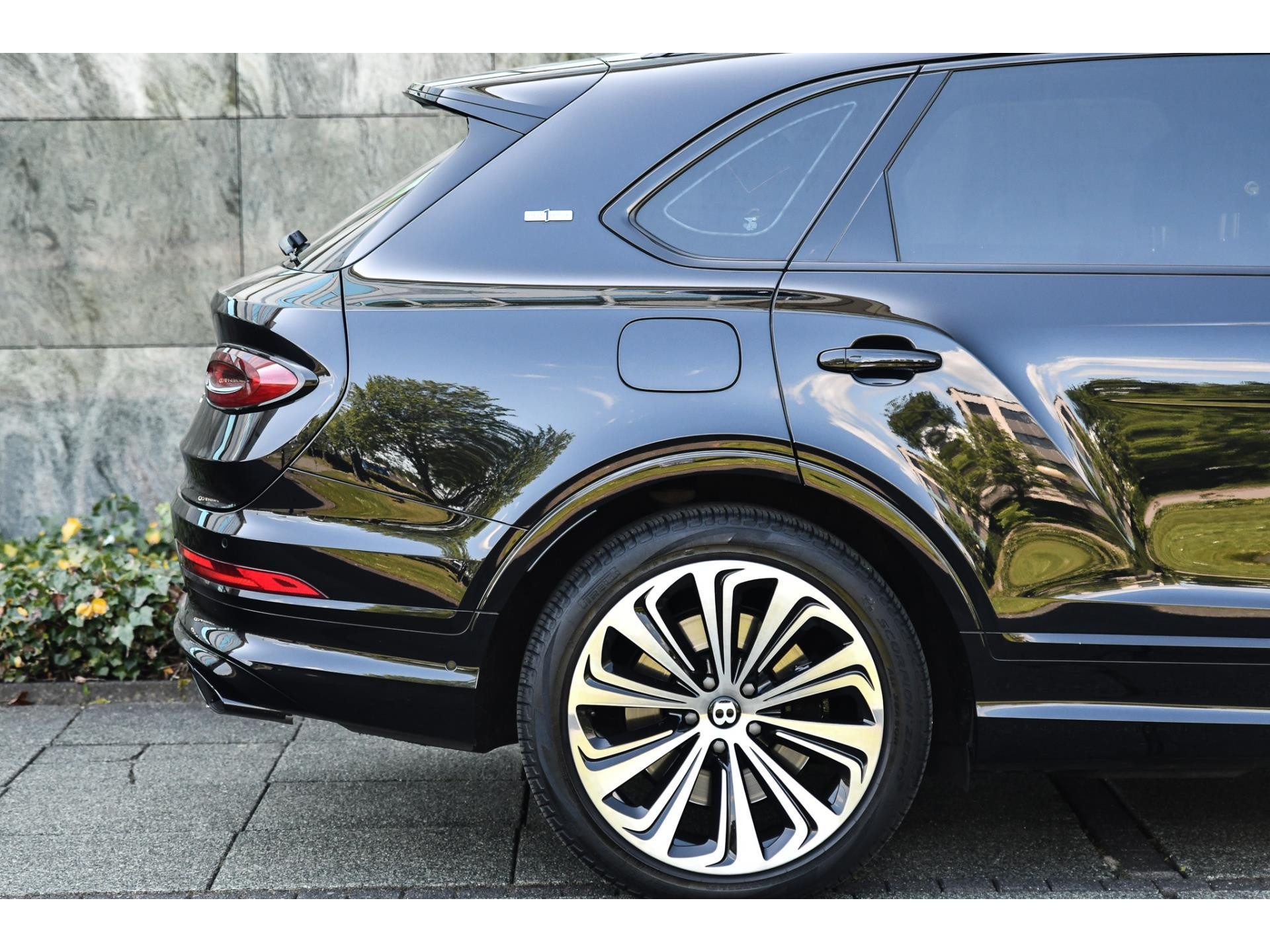 Bentley Bentayga 4.0 V8 First Edition 47476714-5.jpg | Bruijns Auto