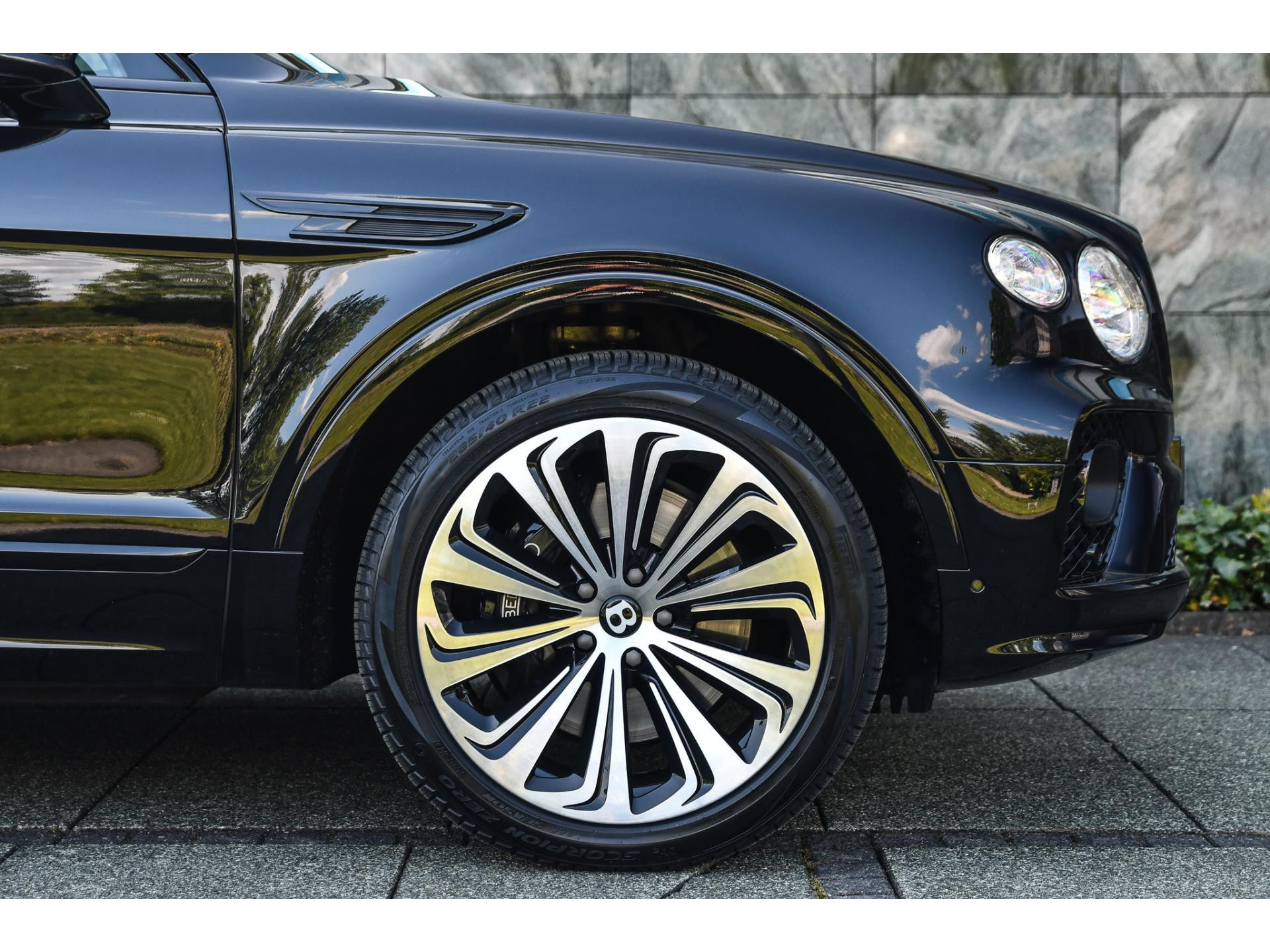 Bentley Bentayga 4.0 V8 First Edition 47476714-7.jpg | Bruijns Auto