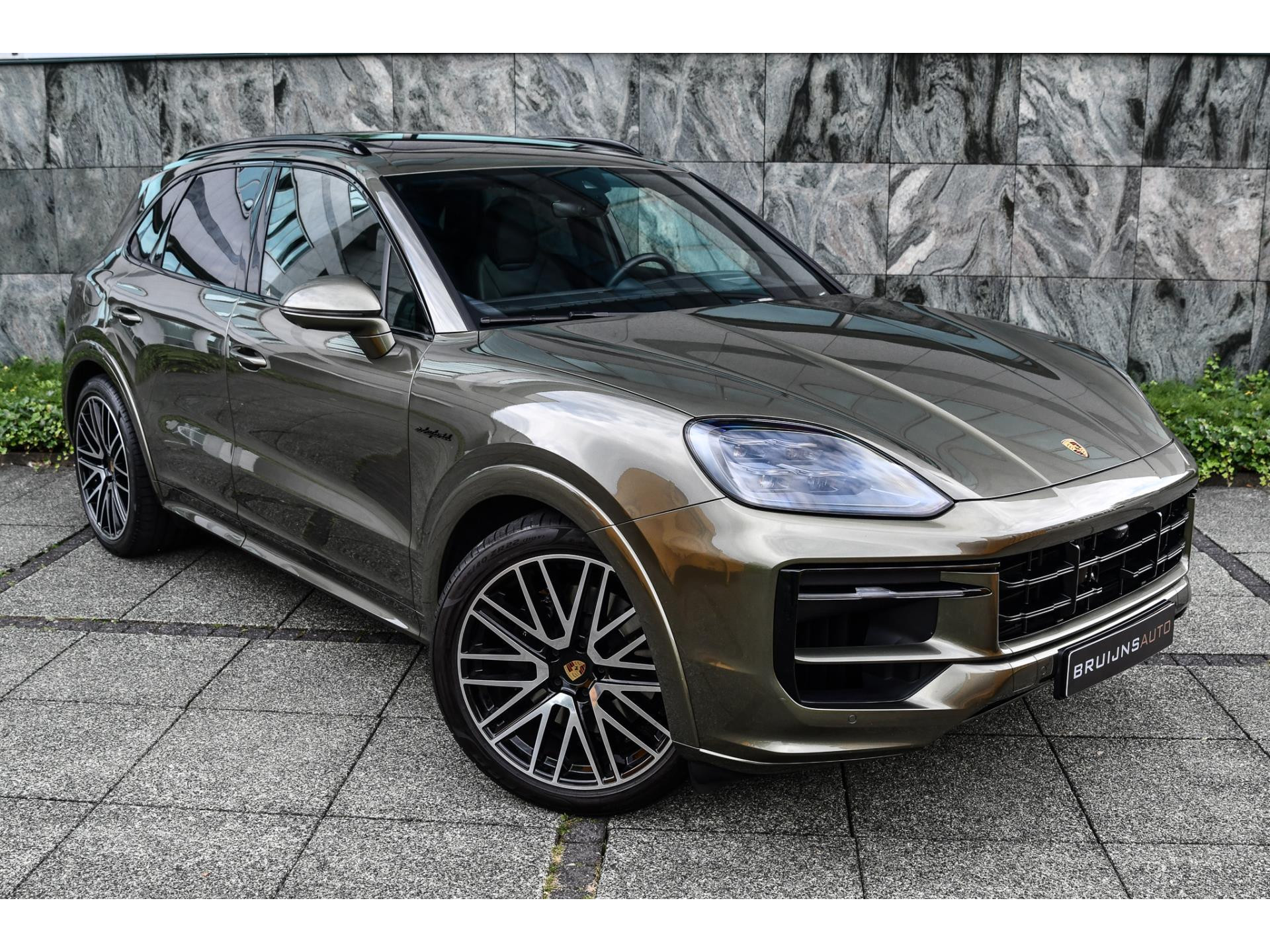 Porsche Cayenne 3.0 E-Hybrid Aventurine Green PTS 47476722-20.jpg | Bruijns Auto