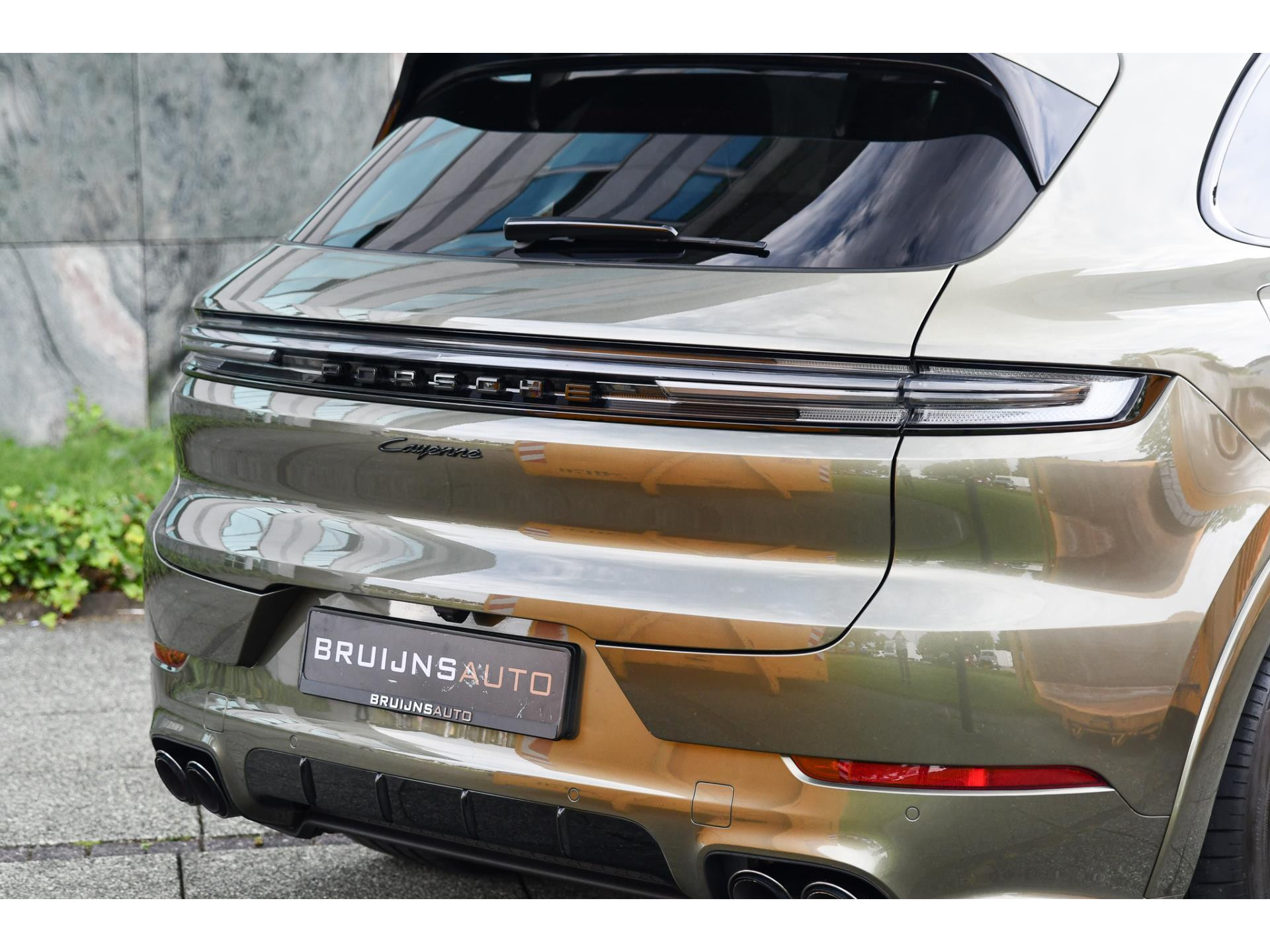 Porsche Cayenne 3.0 E-Hybrid Aventurine Green PTS 47476722-23.jpg | Bruijns Auto
