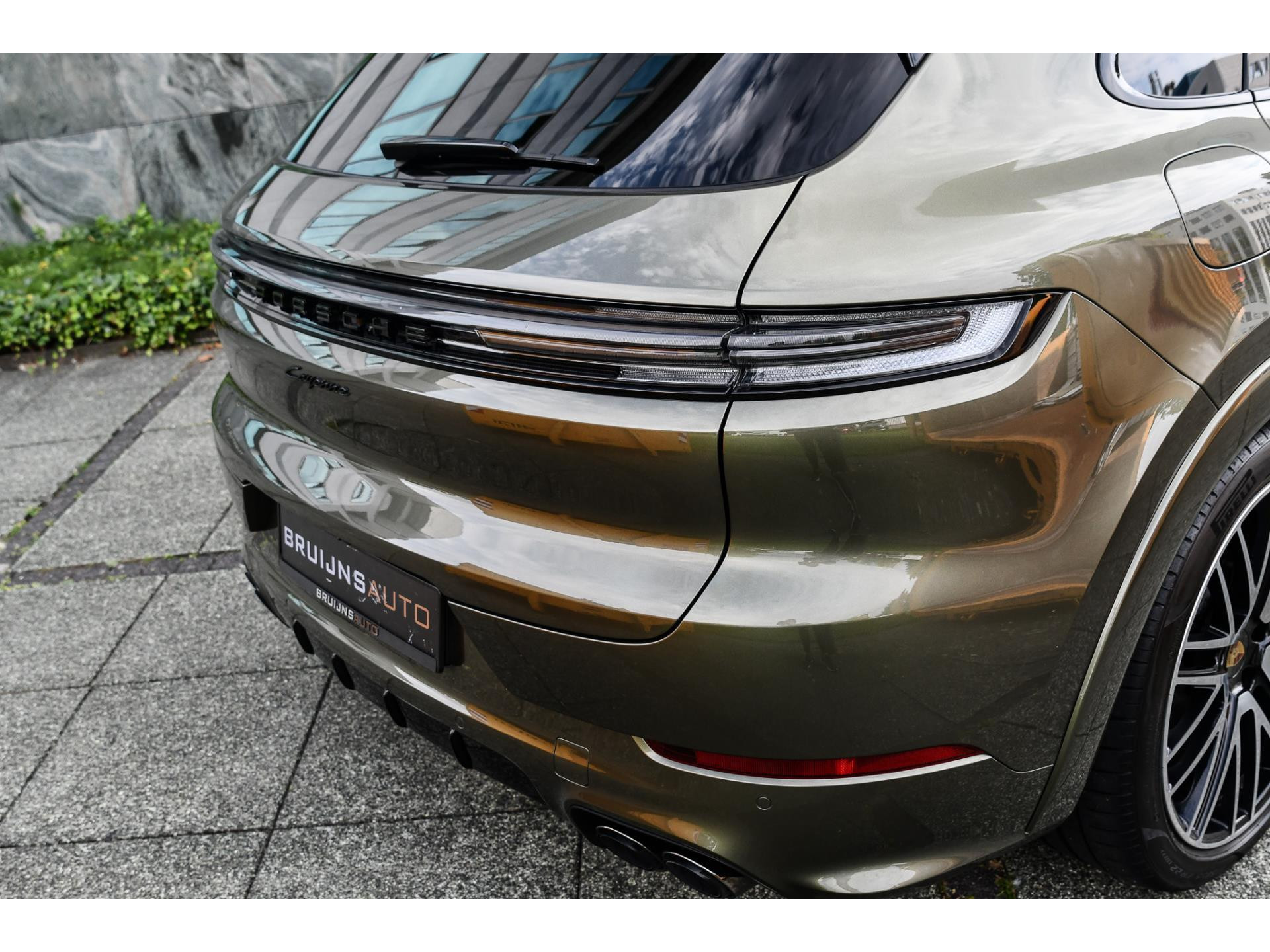 Porsche Cayenne 3.0 E-Hybrid Aventurine Green PTS 47476722-24.jpg | Bruijns Auto