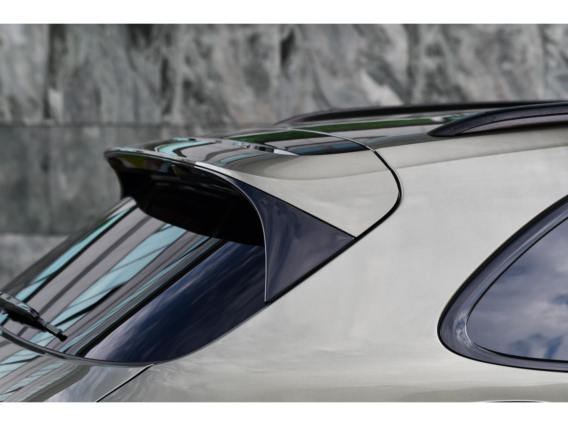 Porsche Cayenne 3.0 E-Hybrid Aventurine Green PTS 47476722-38.jpg | Bruijns Auto