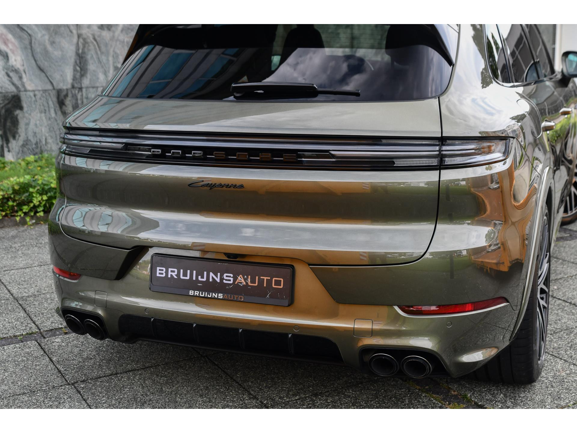 Porsche Cayenne 3.0 E-Hybrid Aventurine Green PTS 47476722-40.jpg | Bruijns Auto