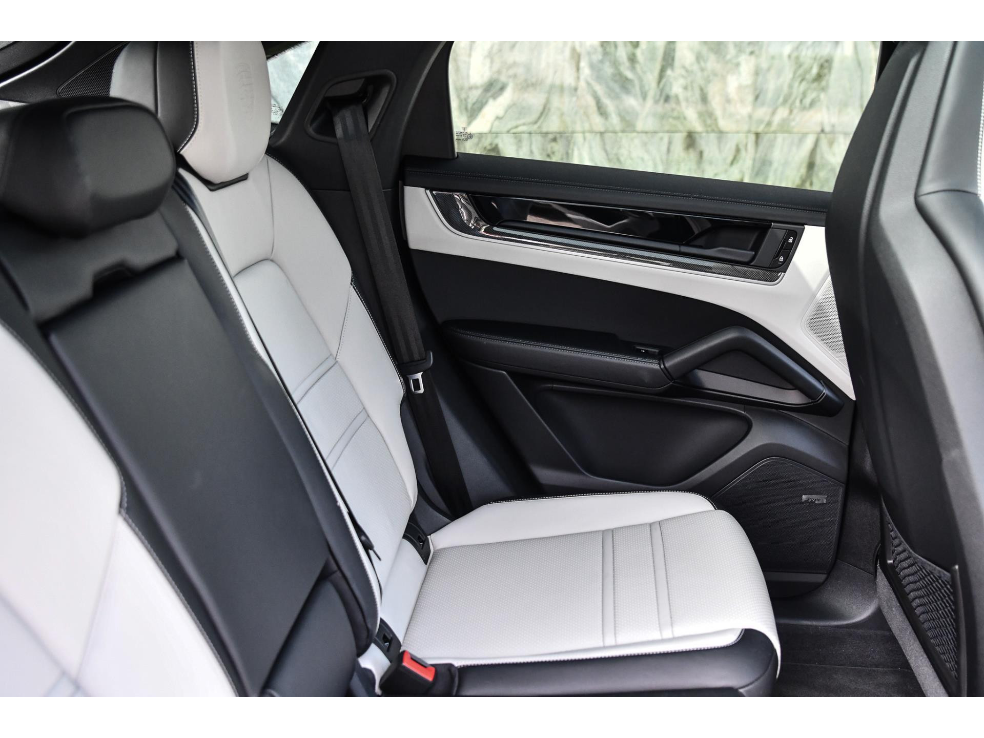 Porsche Cayenne Coupé 3.0 E-Hybrid 47476726-30.jpg | Bruijns Auto