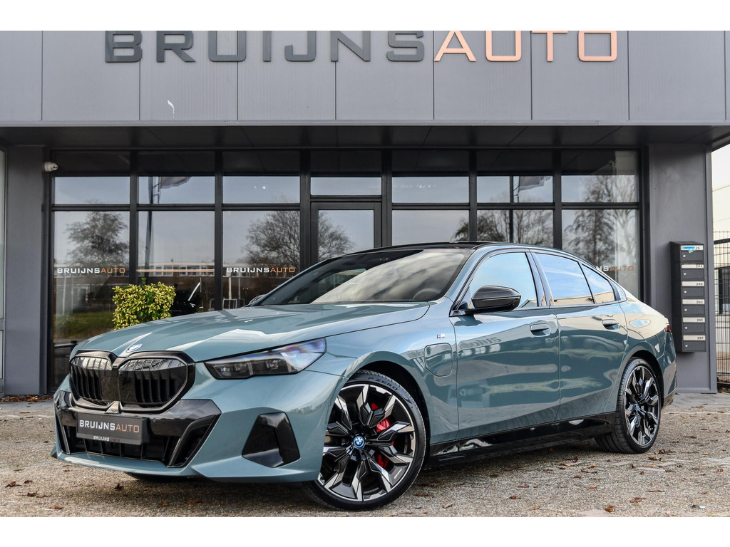 BMW 5 Serie 550e xDrive M-sport|Panoramadak|Trekhaak|Head-up|B 48134990-0.jpg | Bruijns Auto
