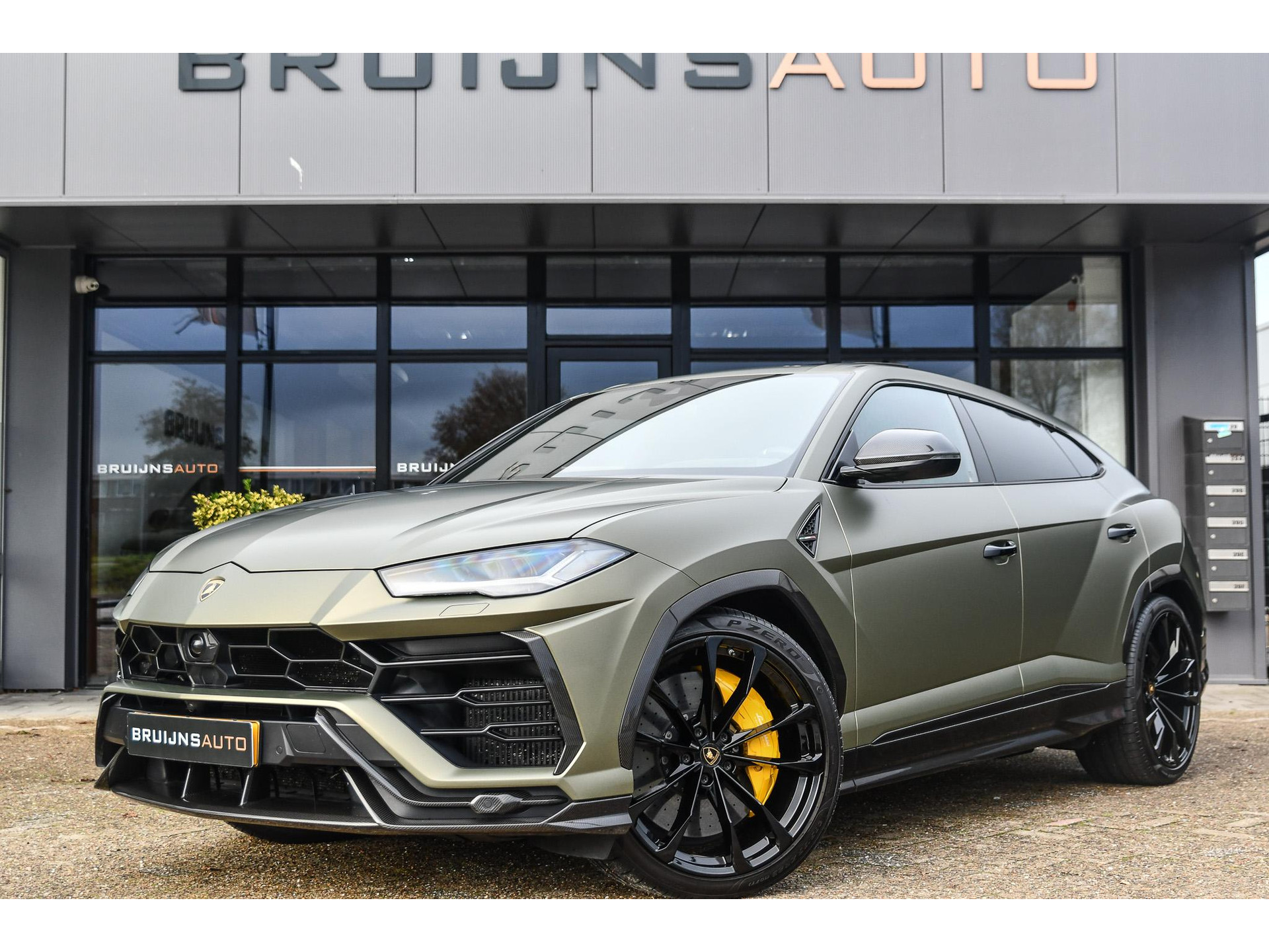 Lamborghini Urus 4.0 V8 Full Carbon|BTW|23inch|Massage|B&O 3D| 48451228-0.jpg | Bruijns Auto