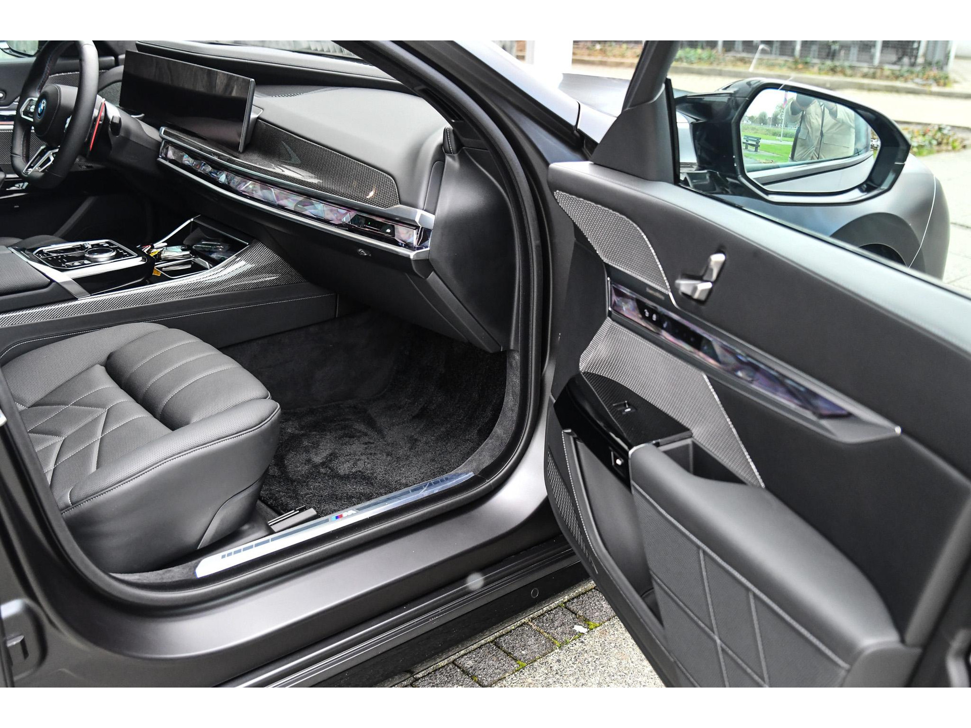 BMW 7 Serie M760e xDrive |Theatre screen|M-sport|BTW| 48609044-16.jpg | Bruijns Auto