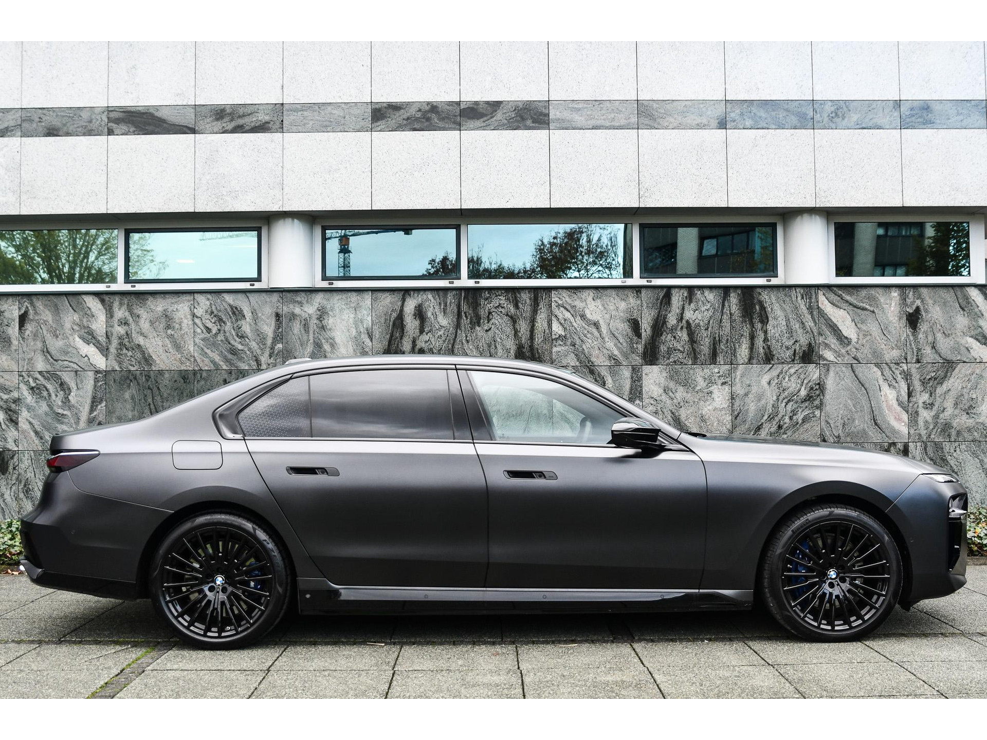 BMW 7 Serie M760e xDrive |Theatre screen|M-sport|BTW| 48609044-3.jpg | Bruijns Auto