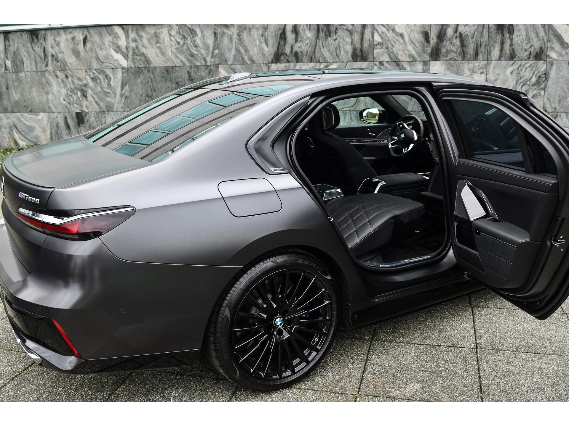 BMW 7 Serie M760e xDrive |Theatre screen|M-sport|BTW| 48609044-6.jpg | Bruijns Auto