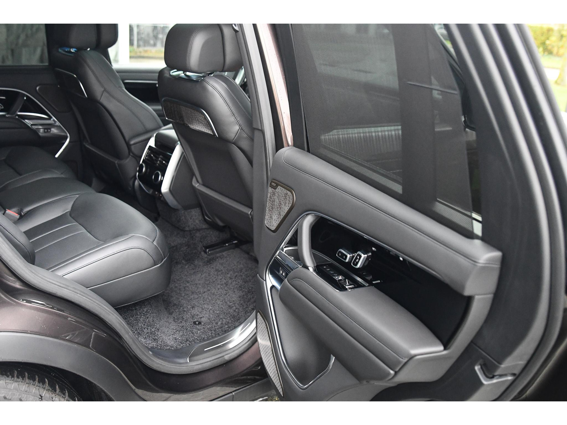 Land Rover Range Rover Tourmaline Brown SV 48829747-29.jpg | Bruijns Auto